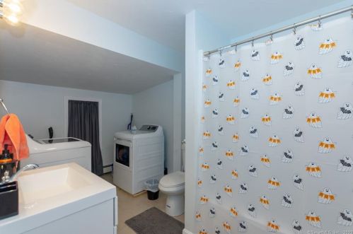 1414 Hartford Pike, Killingly CT 06241-1533 exterior