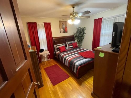 1698 Ml Acres Dr, Atlanta GA 30311-3808 exterior