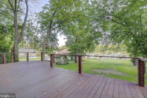 1064 Bell Ave, Glen Burnie MD 21060-6767 exterior