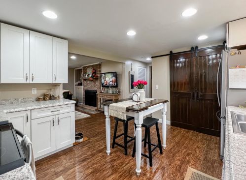 28985 Middle Xing Rd, Dowagiac MI 49047-8204 exterior