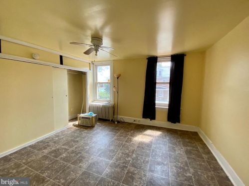 110 2 St, Darby PA 19023-2622 exterior