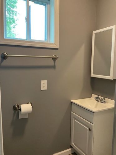 24 Ina St, Springfield MA  01109-2634 exterior