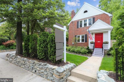 7426 Piney Branch Rd, Silver Spring MD 20901-4352 exterior