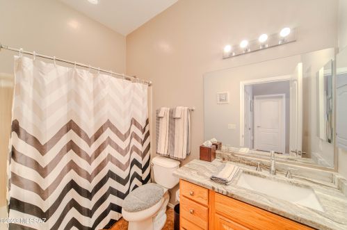 2432 Bassett Peak Dr, Green Valley AZ 85622-8116 exterior