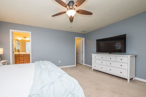 137 Cimarron Dr, Moon Twp PA  15108-9642 exterior