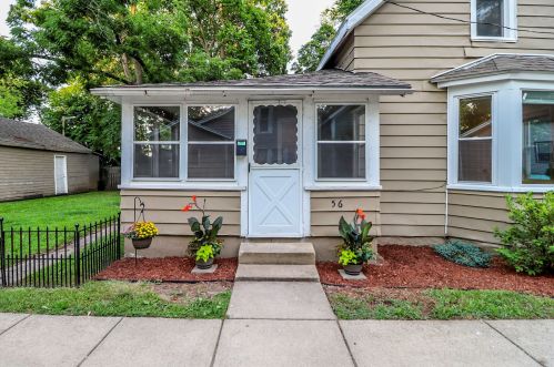 56 Batavia Pl, Grand Rapids, MI 49503-3549