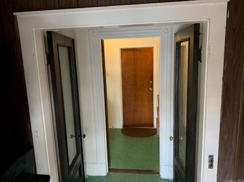 223 High St, Mount Vernon, NY 10550-1003