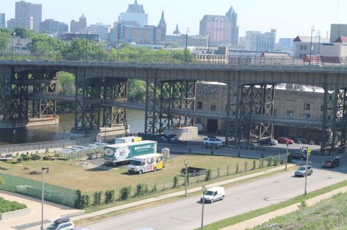 2041 Booth St, Milwaukee WI  53212-3403 exterior