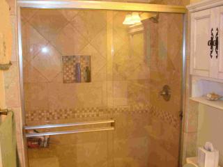 2328 Montclaire St, Austin TX  78704-3827 exterior