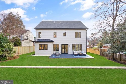 5543 10th St, Arlington VA  22205-2416 exterior