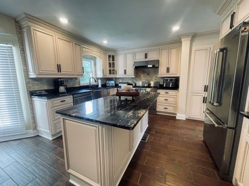 102 Cedar Rdg Dr, Monaca PA 15061-2748 exterior