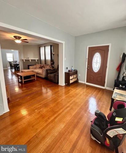 1075 Allengrove St, Philadelphia PA  19124-2944 exterior