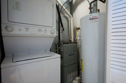 1371 Crystal St, Chicago IL 60642-3338 exterior