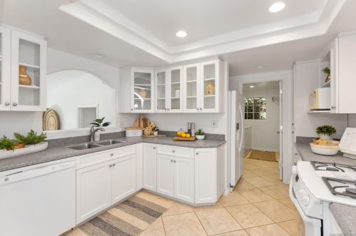 1006 Cassidy St, Oceanside CA 92054-6031 exterior