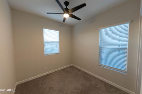 3033 37th Way, Phoenix AZ  85018-2219 exterior