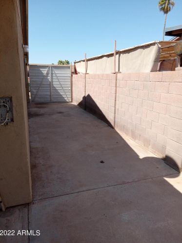 2021 66 Ave, Phoenix AZ 85033-2711 exterior