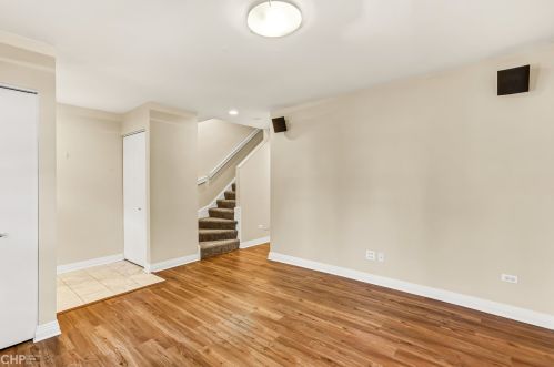 530 Peoria St, Chicago IL  60642-6542 exterior