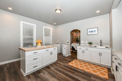 3722 7 St, Milwaukee WI 53212-1437 exterior