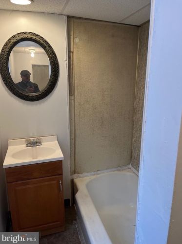 2038 5 St, Philadelphia PA 19148-2548 exterior