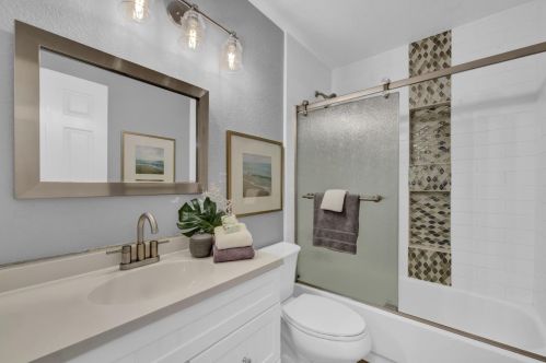 120 Hazelmere Dr, Folsom CA 95630-5522 exterior