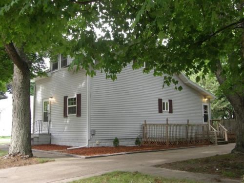 115 Cayuga St, Glendora, MI 49107-1101