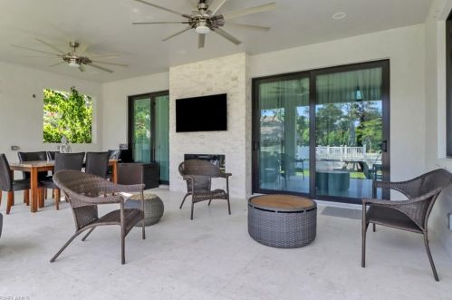 1842 21 St, Naples FL 34120-1801 exterior