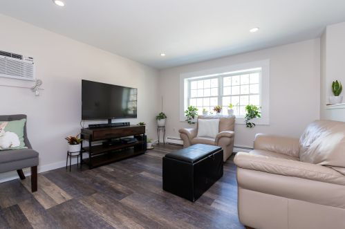 8 Foxglove Ter, Concord NH 03303-3419 exterior