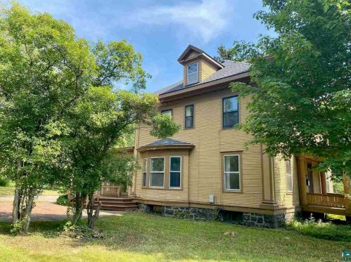 2140 Woodland Ave, Duluth MN 55803-2252 exterior