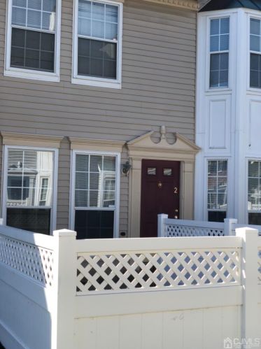 225 Kempsey Dr, New Brunswick, NJ 08902-4218