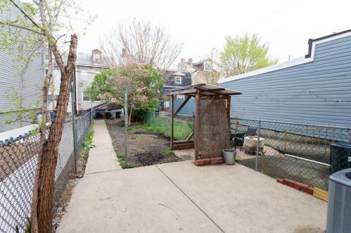 3815 Howley St, Pittsburgh PA  15201-1213 exterior