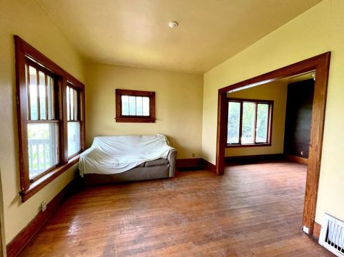 4560 Ross Rd, Gary, IN 46408-3402