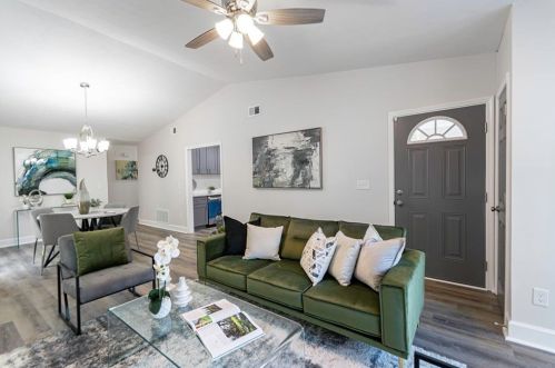 2061 Marbut Forest Dr, Lithonia GA  30058-7827 exterior