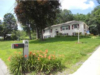 16 Orch Hl Cir, Manchester NH  03110-6034 exterior