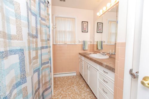 5231 Old Colony Rd, Kalamazoo MI 49008-3216 exterior