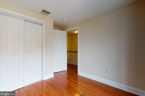 2720 10th St, Philadelphia PA 19133-1511 exterior