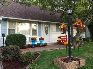 68 Sturgis Rd, Edison, NJ 08817-4073