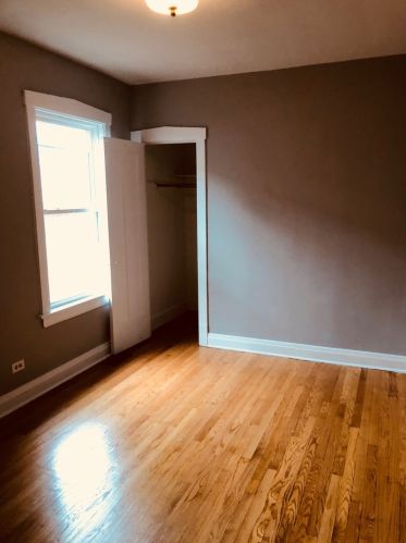 5042 Winnemac Ave, Chicago IL 60630-2315 exterior