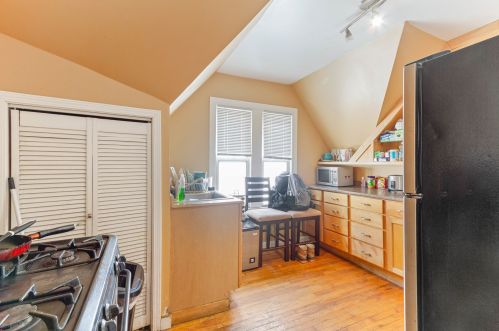 4577 Elston Ave, Chicago IL 60618-1813 exterior