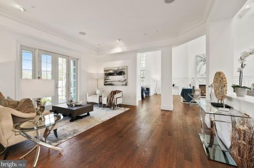 9318 Cranford Dr, Rockville MD 20854-2231 exterior