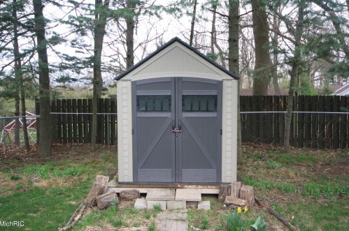 728 Campbell Ave, Kalamazoo MI 49006-3083 exterior