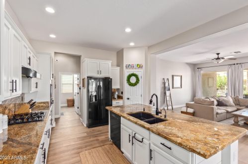 780 Indian Wl Pl, Chandler AZ 85249-4171 exterior