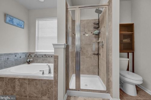 834 Blossom Dr, Hanover PA  17331-2073 exterior