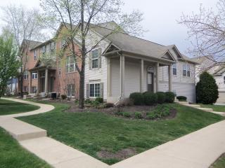 512 Conservatory Ln, Aurora IL  60502-8913 exterior