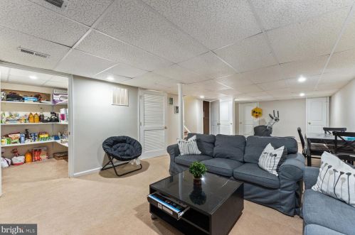 43 Caleb Ln, Princeton NJ 08540-6136 exterior