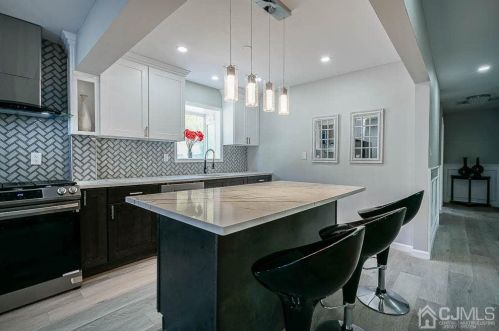 37 Sunrise Rd, Old Bridge NJ  08857-1435 exterior