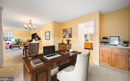 2207 Foxmeadow Dr, Limerick PA 19468-1572 exterior