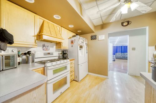 1000 8 Ave, Broadview IL 60153-1903 exterior