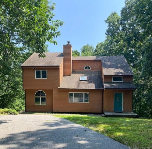 50 Chittenden Rd, Deep River, CT 06419-2414