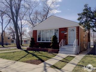 4558 Lawler Ave, Chicago IL  60638-2009 exterior