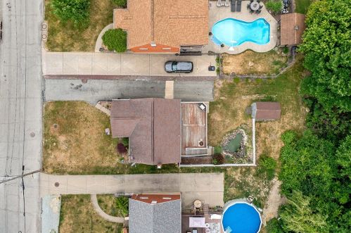 700 Edgewater Dr, Pittsburgh PA 15122-1119 exterior